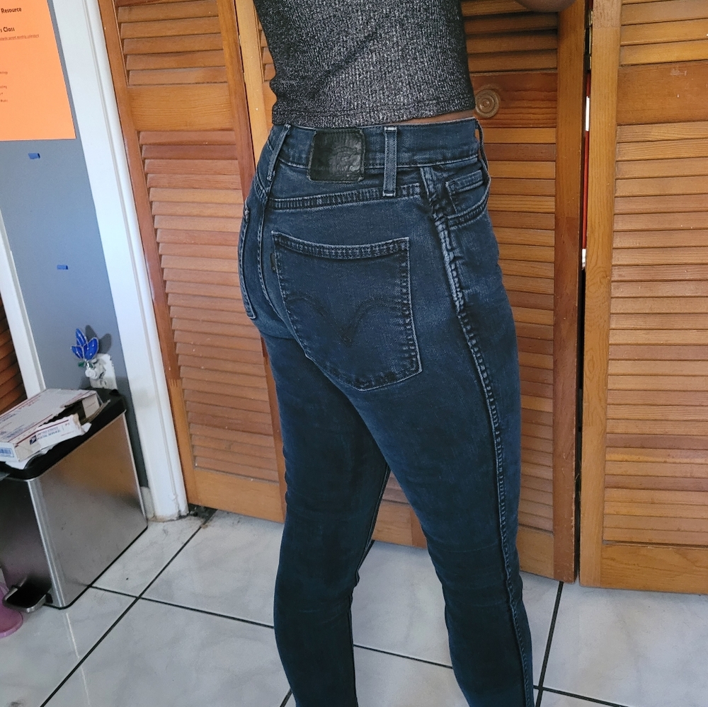 Super skinny black levi's jeans great condition no holes no tears no rips 26w